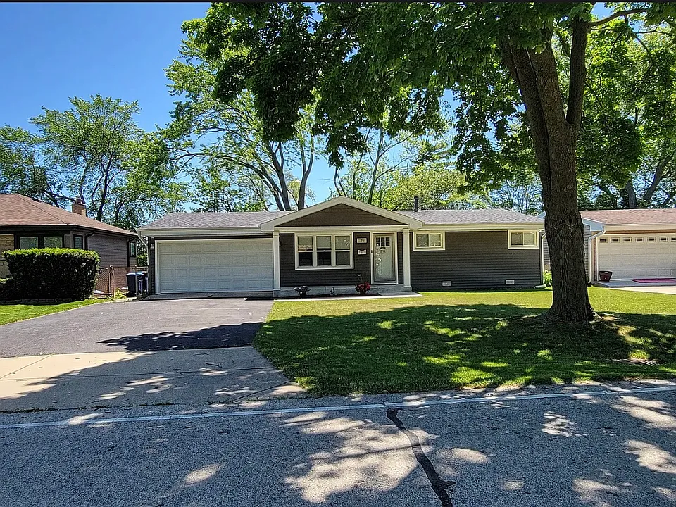159 E Walnut Ave