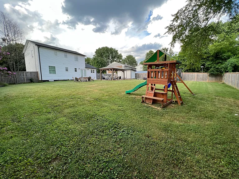 467 Belinda Pkwy — Photo 27