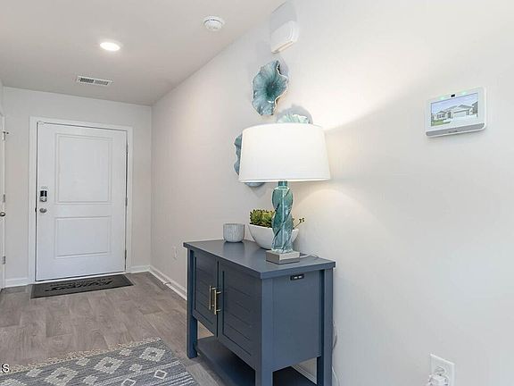 2nd image of 113 Arbor Crest Lane