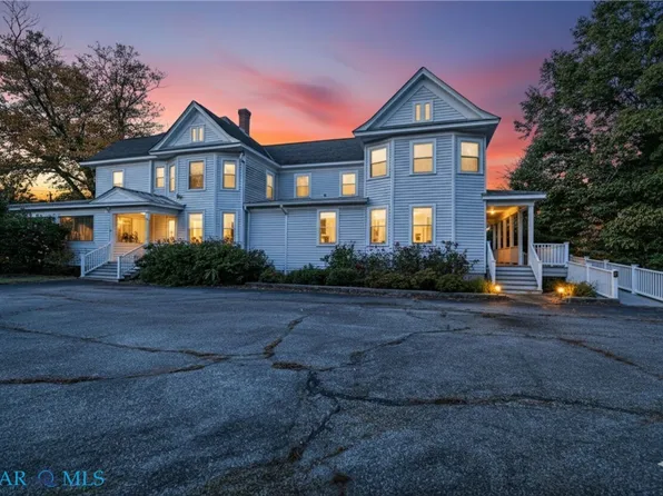 200 Irvington Rd, Kilmarnock, VA 22482