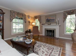 570 Greentree Lane Ave NE, Ada, MI 49301