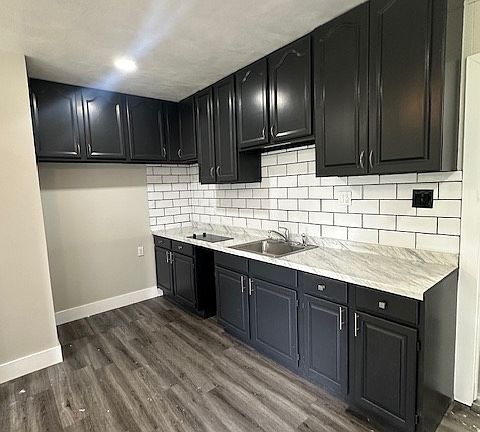 3rd image of 429 Ventura Ave #1B