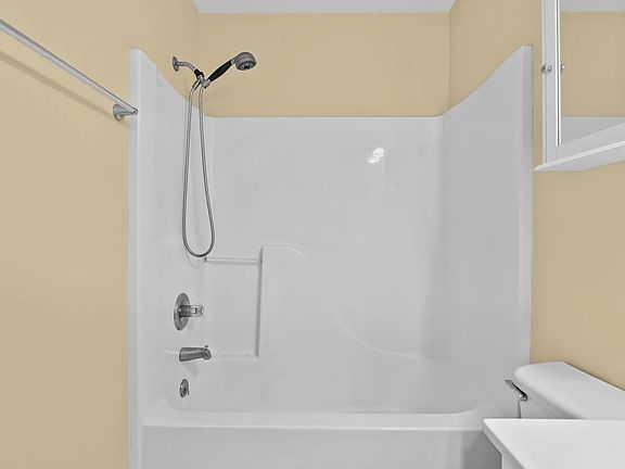 4th image of 423 Planters Dr
