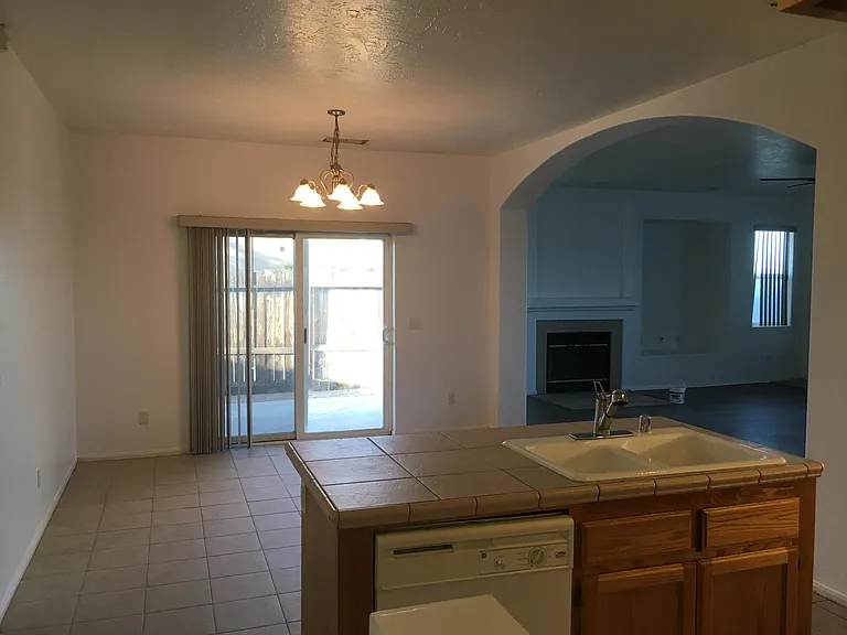 10453 Tamarisk Ave — Photo 8