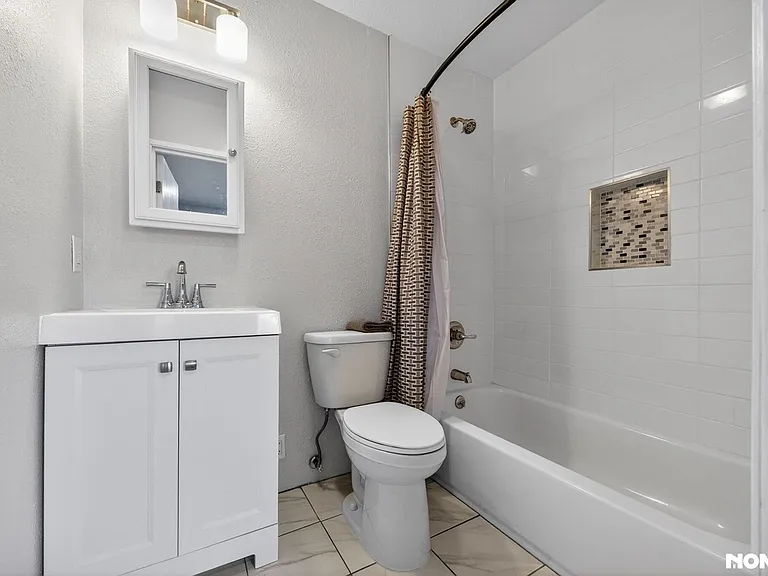 9 Vreeland Ave #3E — Photo 16