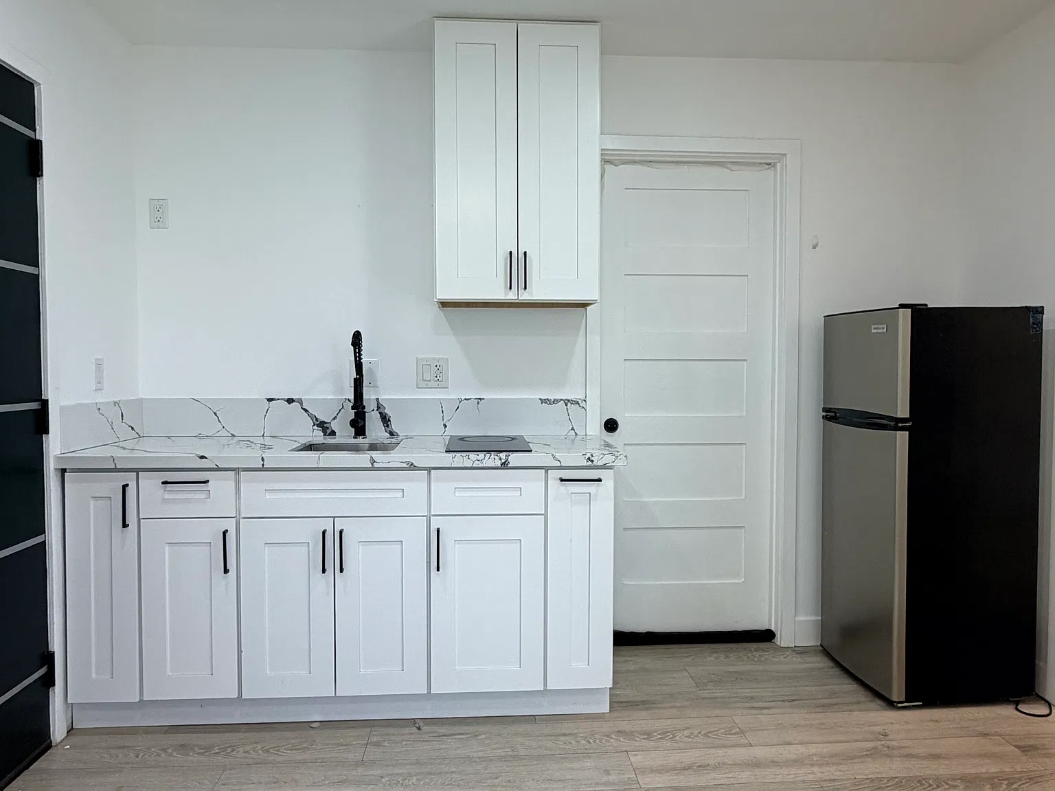 1 bed, 450 sqft, $1,800 — Photo 3