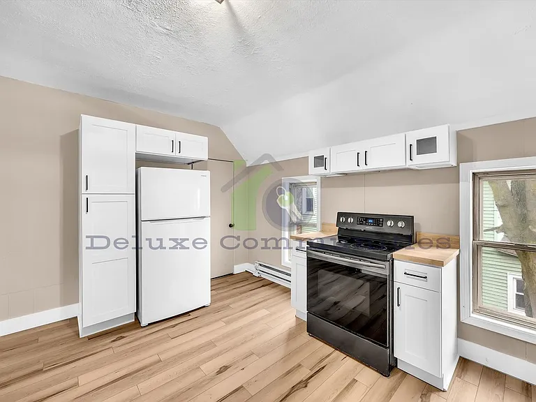 1011 Jennette Ave NW — Photo 6