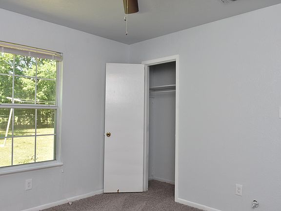 3rd image of 4400 Sunset St