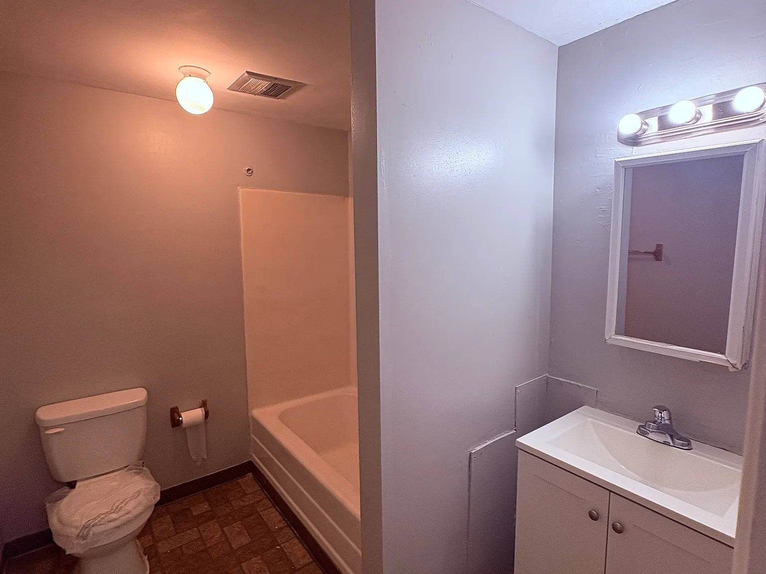 2 bed, 1.5 bath, 1400 sqft, $1,195 — Photo 2