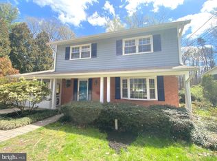 5617 Eastbourne Dr, Springfield, VA 22151