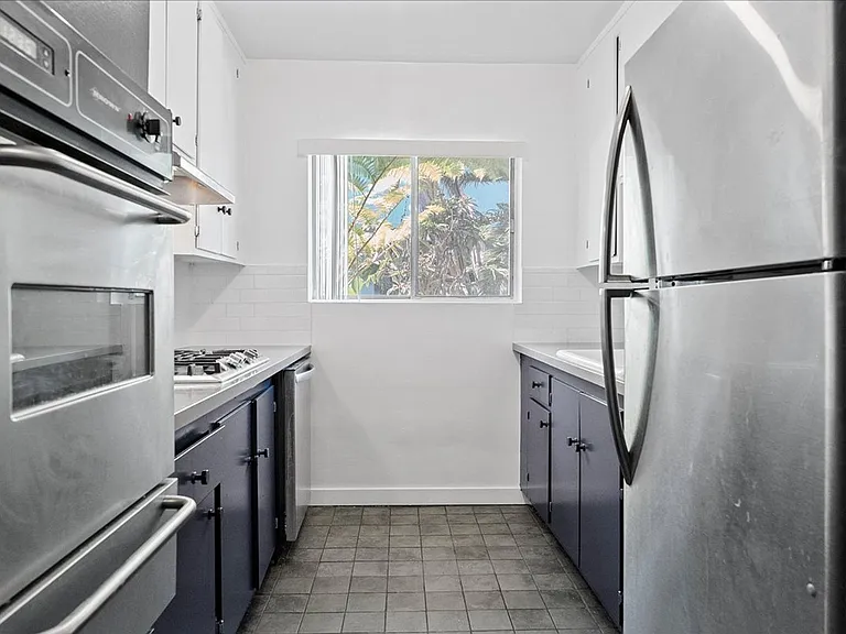 1437 E Windsor Rd #2 — Photo 4