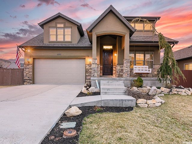 1st image of 2069 W Woodview Dr