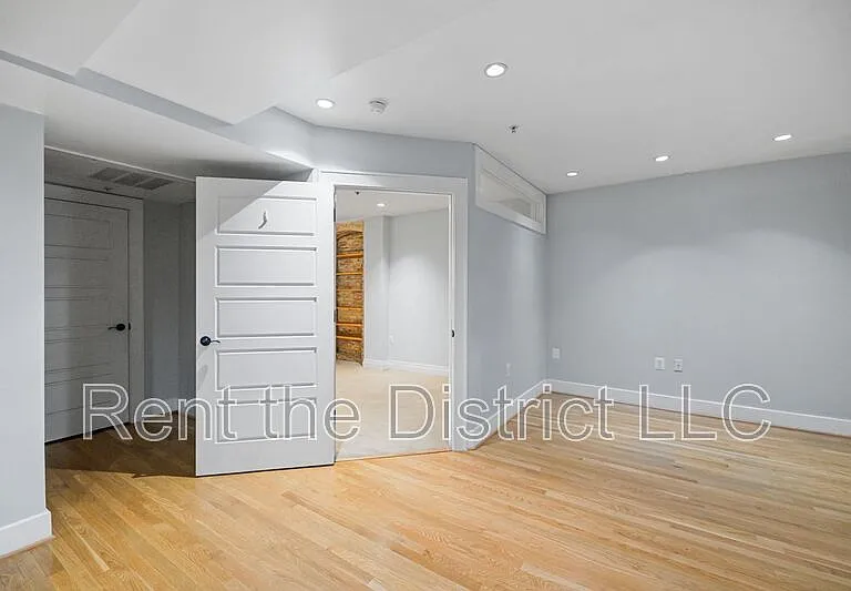 1109 M St NW #1 — Photo 5