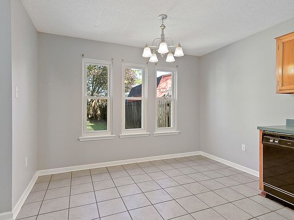 4th image of 13426 Windsong Dr