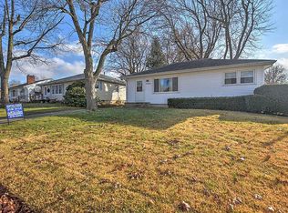 131 W Graceland Ct, Decatur, IL 62526