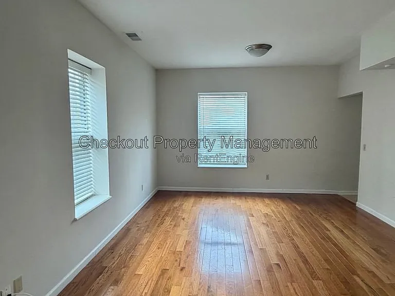 5531 Pershing Ave #32 — Photo 18
