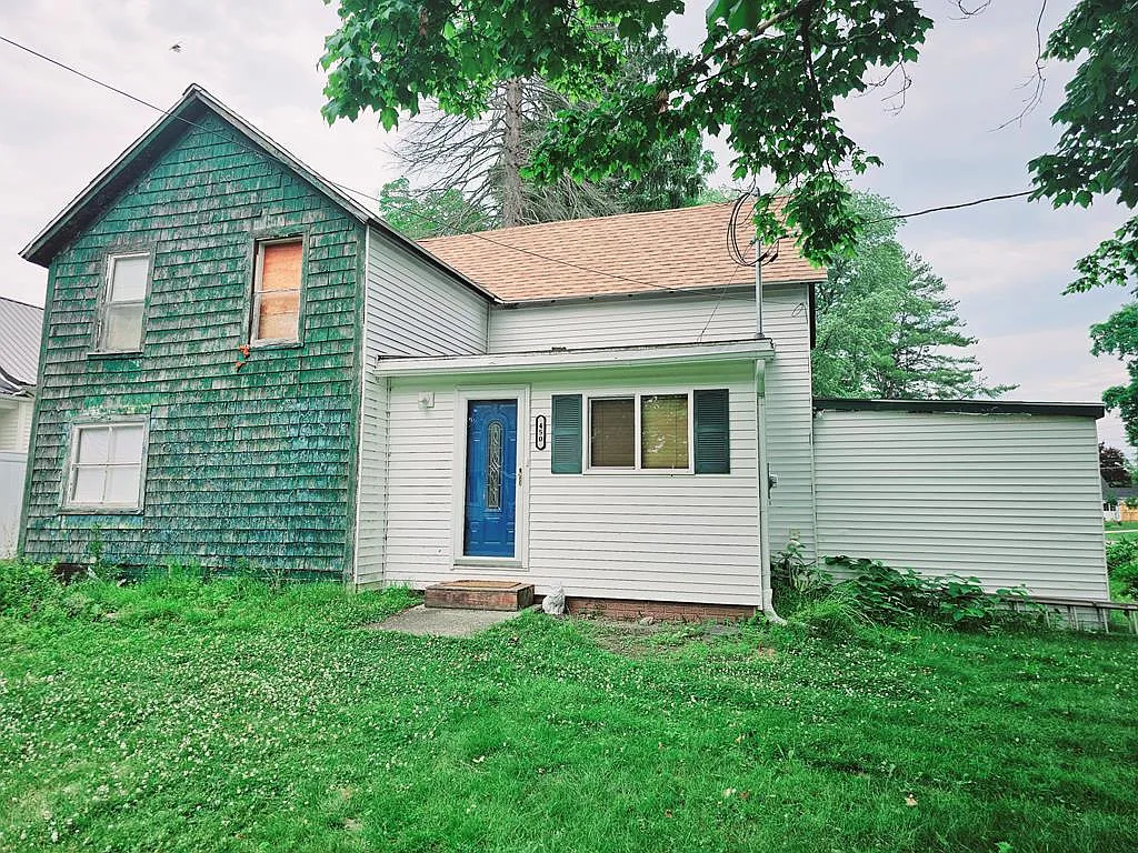 450 Underwood Ave photo 1