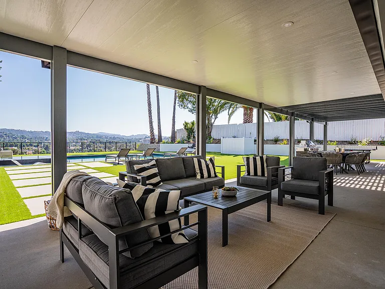 5718 Wallis Ln — Photo 37