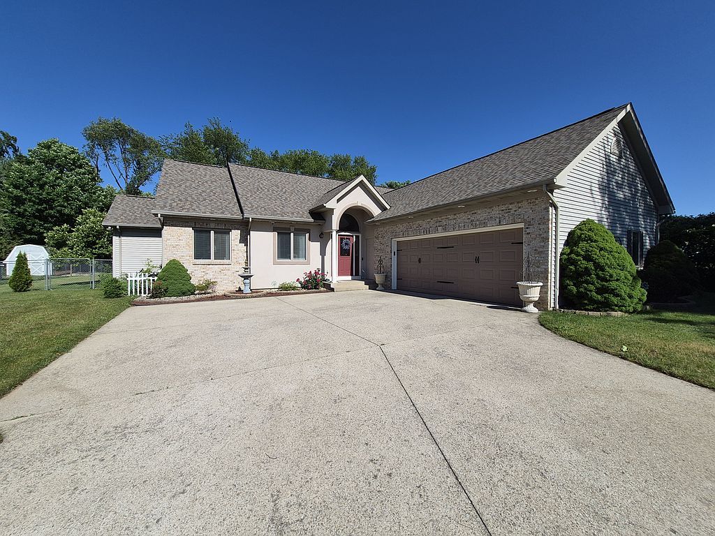 13741 Green Prairie St - Property Image
