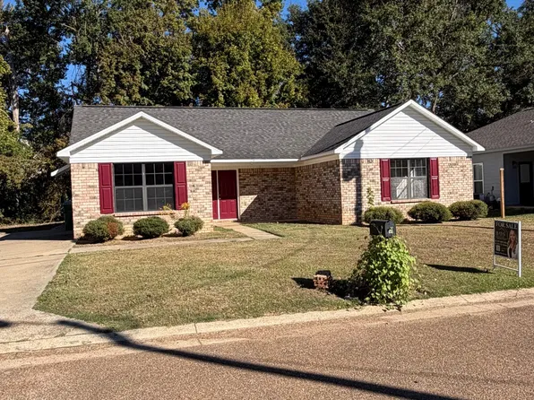 64 Putt Dr, Grenada, MS 38901