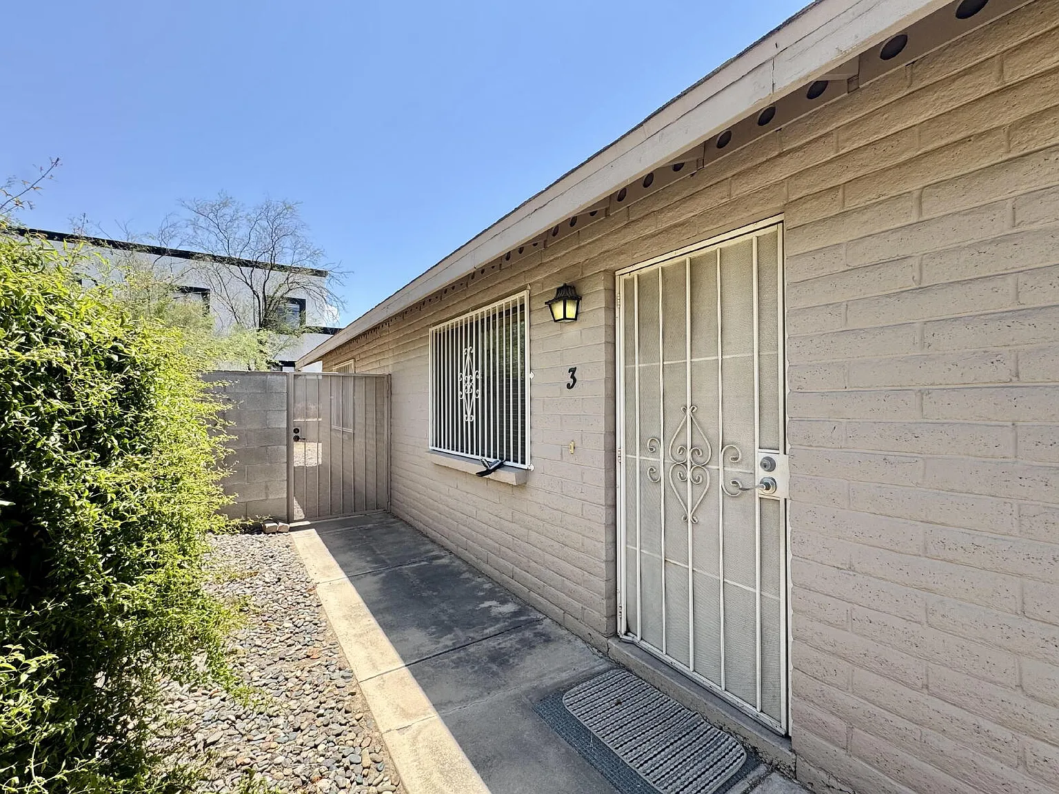 4 bed, 2.0 bath, $2,297 — Photo 1