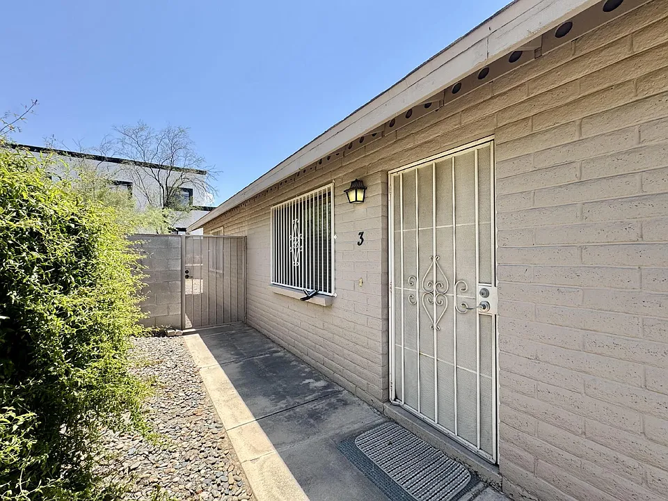 360 N Highland Ave #3