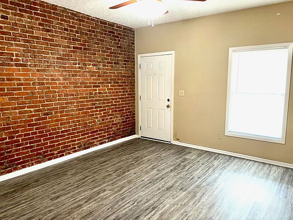3rd image of 807-809 E Maple St #807-A