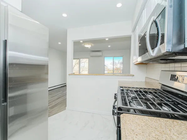 22 Oakville Street image 4 of 16