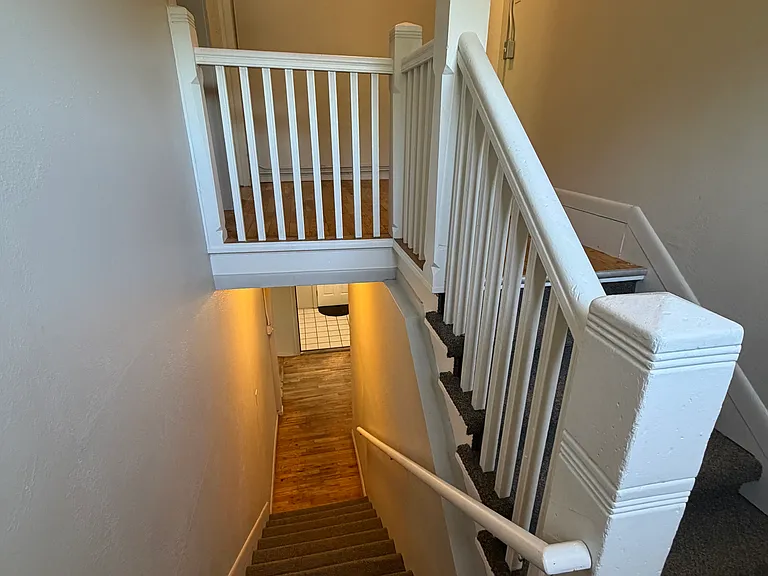 813 W Clay Ave #B — Photo 8
