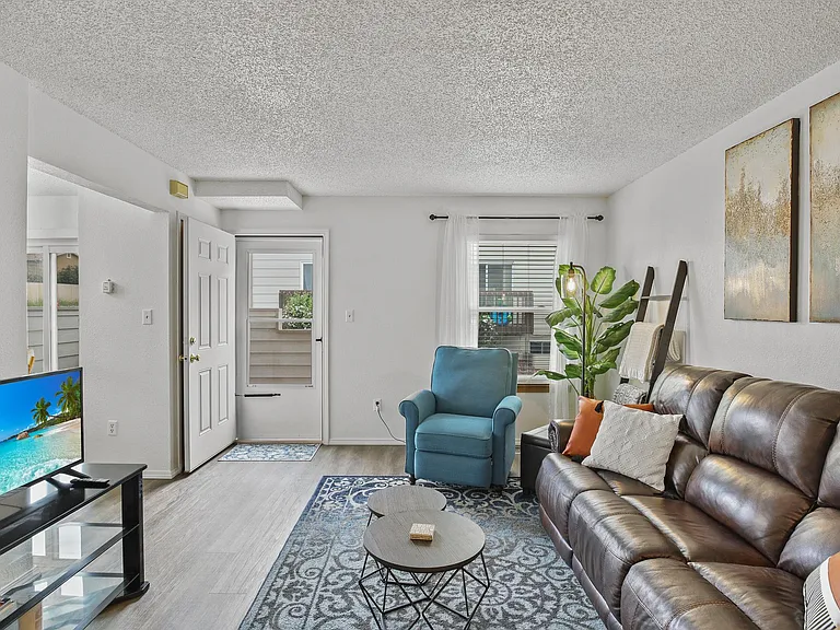 6457 McNichols Ct — Photo 15