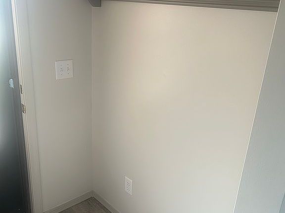 3rd image of 2150 Sunview Dr
