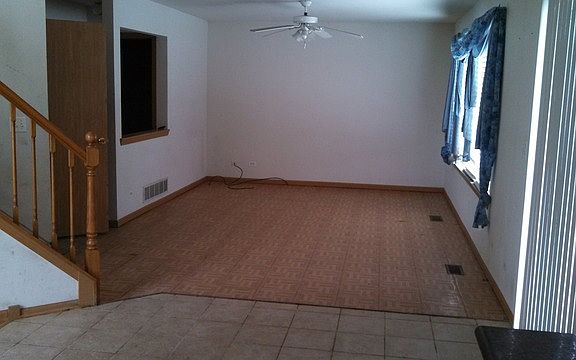 3rd image of 6707 Pine Ln
