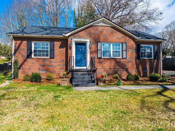 132 15th Ave NW, Hickory, NC 28601