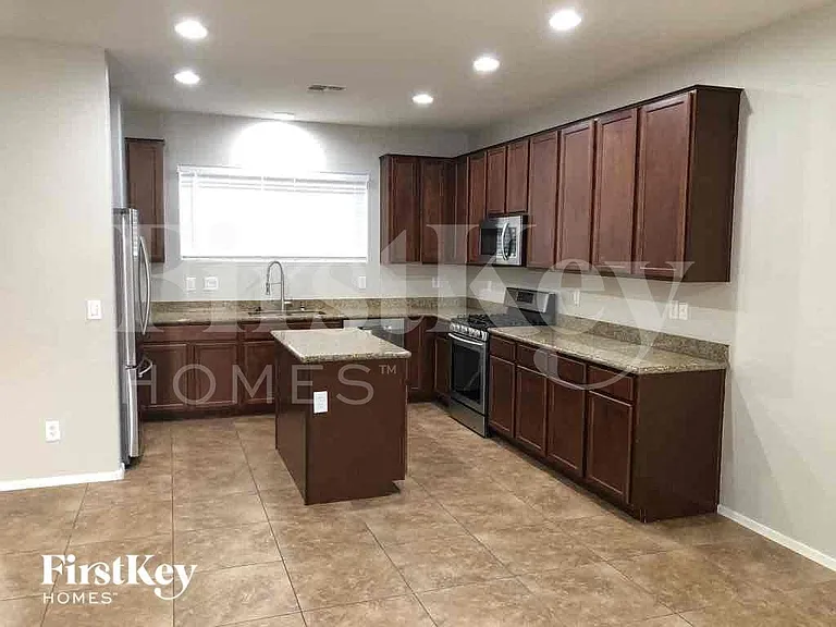 7729 S 37th Way — Photo 4