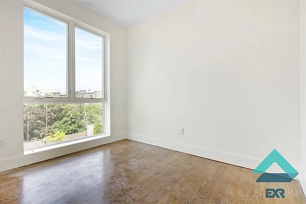 Rented by EXR | media 24