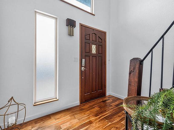 3rd image of 2019 Watson St