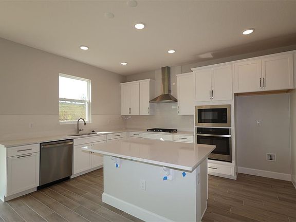 2nd image of 720 Pointe Emerson Blvd