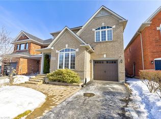 2142 Meadowglen Dr, Oakville, ON L6M4C8