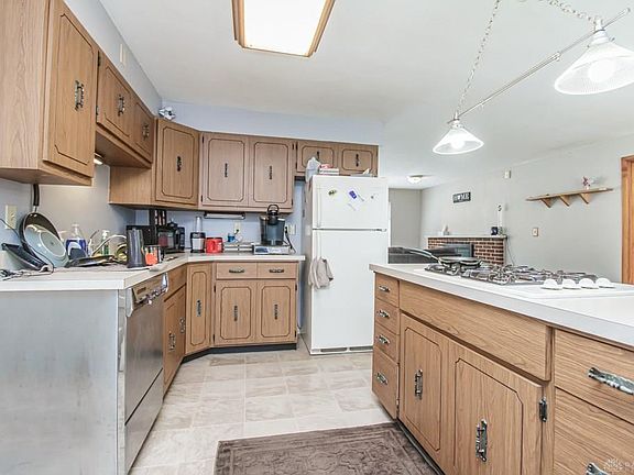 5th image of 949 Donson Dr