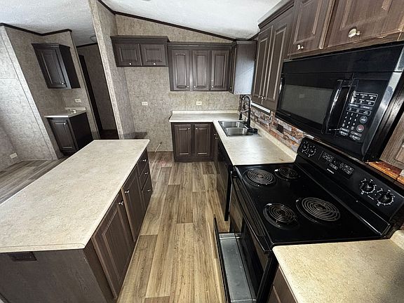 2nd image of 1726 N Main St Lot 2