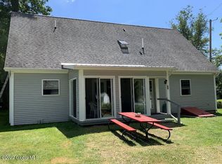 17 Main St, New Lebanon, NY 12125