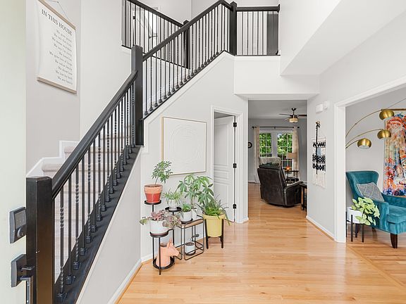 2nd image of 1296 Buckingham Cir