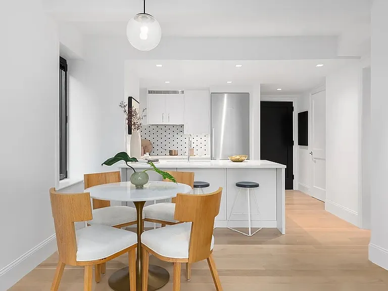 201 W 77th St #2GH — Photo 3