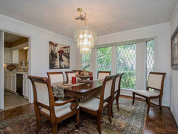 5th image of 15219 Parkville Dr