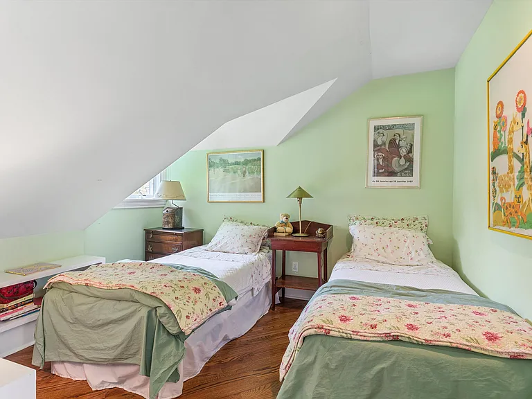 146 Westminster Rd — Photo 27