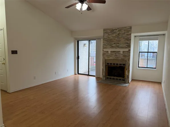 10811 Richmond Ave APT 111, Houston, TX 77042