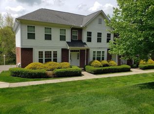 104 Lakeview Ct #4, Mars, PA 16046