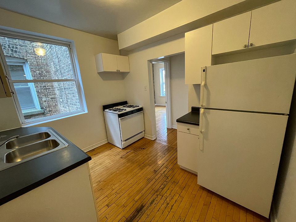 1st image of 3034 N Whipple St #2
