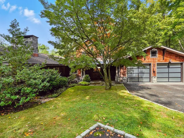 417 Long Hill Road E, Briarcliff Manor, NY 10510