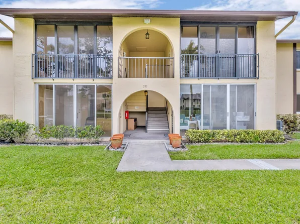 331 Pine Ridge Circle #C-1, Greenacres, FL 33463